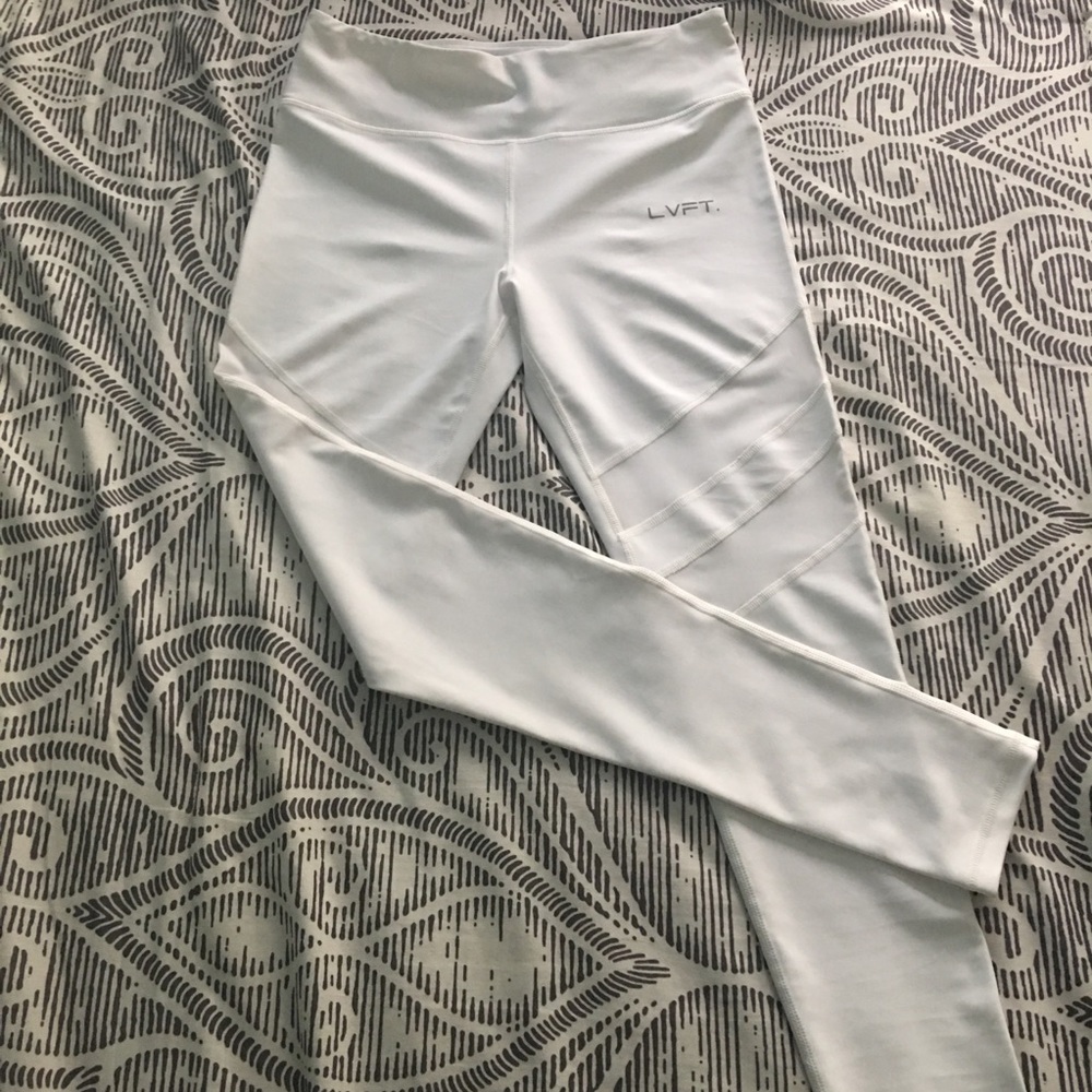 Live Fit Leggings (LVFT) size Medium in White